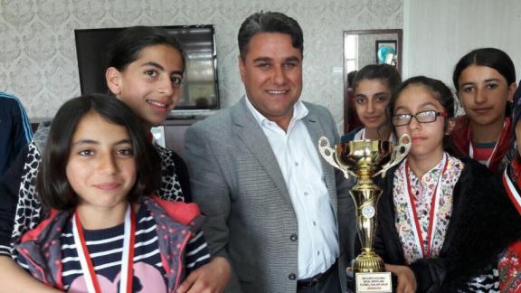 Diyarbakır Temsilcisi Bismil Fatih Ortaokulu Kız Futbol Takmımızın Başarısı