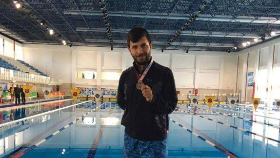 Bismil İlçe Milli Eğitim Müdürlüğünde Görevli memur Yüzmede Türkiye 3.sü oldu