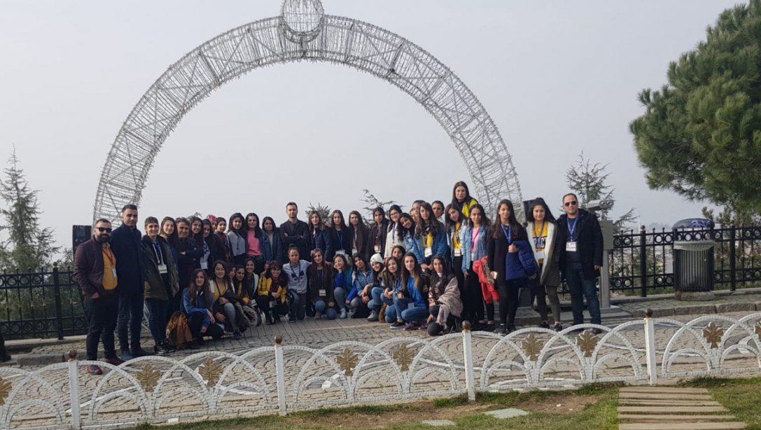 Bismil Belediyesi Kız Öğrencileri Tarihin En Şanlı Yazıldığı Yerlere Uçuruyor